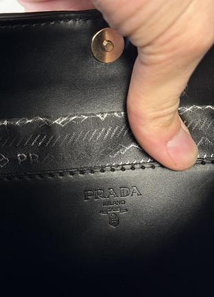 Prada жіноча сумка у чорному кольорі 10