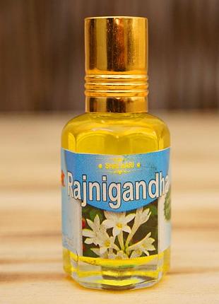 Парфумерна олія цариця ароматів вриндаван rajnigandha oil 10ml.