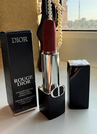 Помада  💄 dior rouge dior 720 icône velvet ☝️ відправка здійснюється після повної оплати на карту.