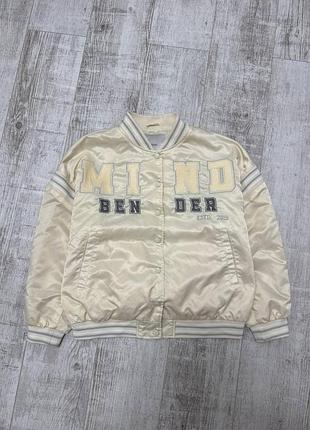 Жіночий бомбер bershka