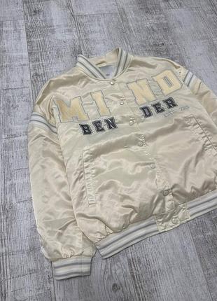 Жіночий бомбер bershka 3