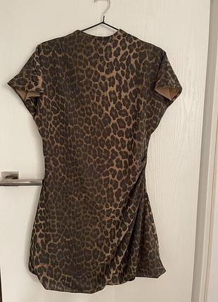 Плаття з анімалістичні принтом коротке