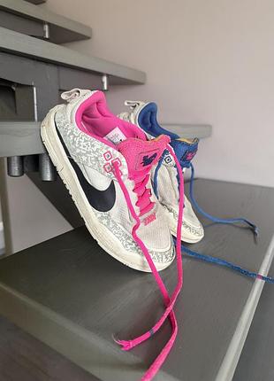 Кросівки nike розмір 35,5, устілка 22,5 см