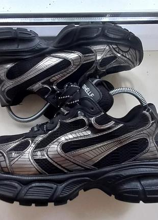 Жіночі кросівки в стилі balenciaga.