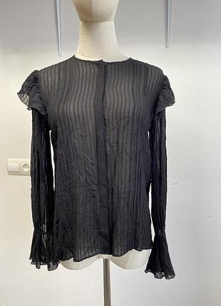Чорна плісирована блуза від massimo dutti.