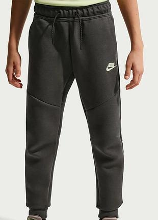 Підліткові спортивні штани nike sportswear tech fleece зріст: 158–170 см , xl