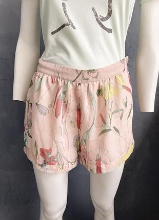 Гарні легкі шорти h&m 7