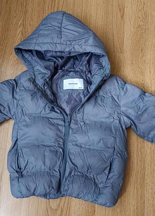 Продам куртку на хлопчика. 100грамка.