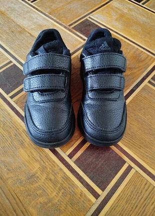 Кроссовки adidas размер 25