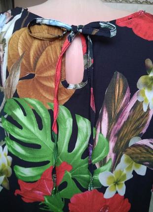Чудесное прямое летнее миди платье new collection/яркий цветочный тропический принт5 фото