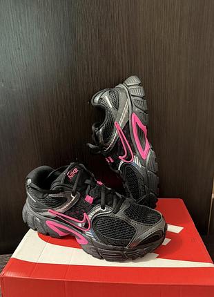 Кросівки жіночі nike v5 rnr black hq7901-002