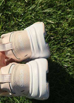 Масивні кросівки adidas strutter 7