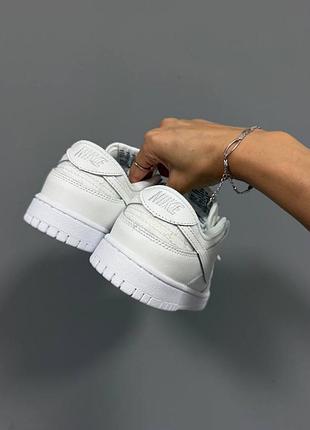 Nike sb dunk
“white lace pack” 6