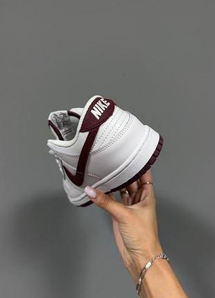 Nike sb dunk
“white / burgundy” 6