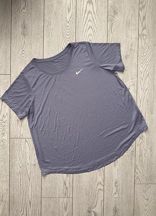 Спортивна футболка nike