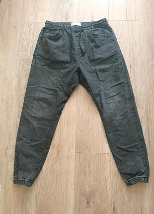 Штани джогери bershka denim