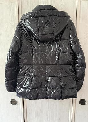 Куртка осінь / зима calvin klein ( б/у ) розмір m ( підійде на 46/48/50 ) повномірна . стан гарний , без потертостей на рукавах та комірі .