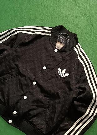 Гра пропорцій: бомпер gucci adidas 4