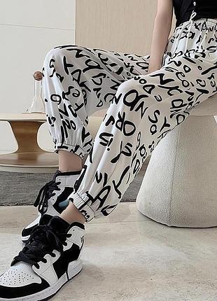 Діночі джогери на петлі ellesse у розмірі xsмодна xxs eu34/us2/uk6