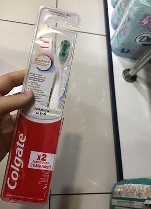 Colgate зубна щітка