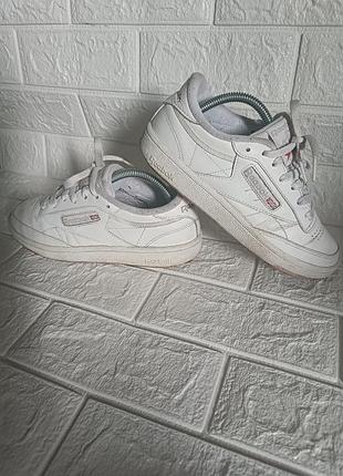 Шкіряні кросівки reebok
