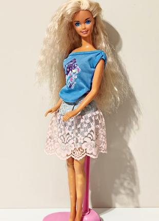 Винтажная кукла барби от компании mattel с классическим молдом лица superstar (1970–1990-е годы)