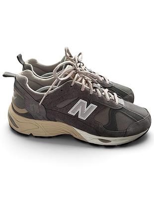 Сірі спортивні кросівки new balance 878