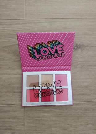 Палетка тіней для повік - makeup revolution power eyeshadow palette love conquers 6.6g (6.6g)