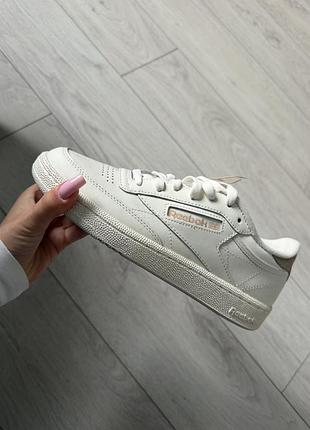 Жіночі кросівки reebok