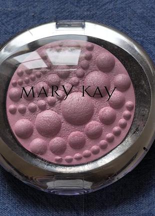 Нежно розовые румяна mary kay