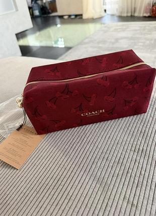 Косметичка от coach