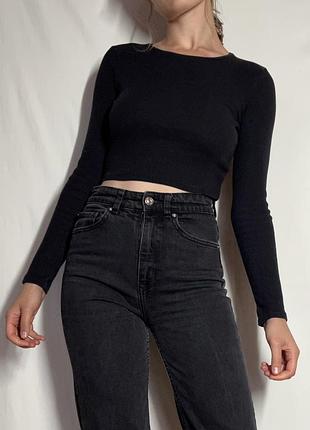 Чорний укорочений лонгслів zara trafaluc з довгими рукавами т4