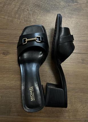 Шкіряні мюлі michael kors, оригінал, р. 36-37/ us 6, устілка 23,5 см, каблук 5 см
