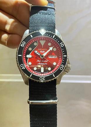 Годинник автоматичний seiko 5 sports brian may limited edition "red special"