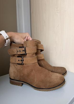 Жіночі чоботи на хутрі bershka, 37 розмір