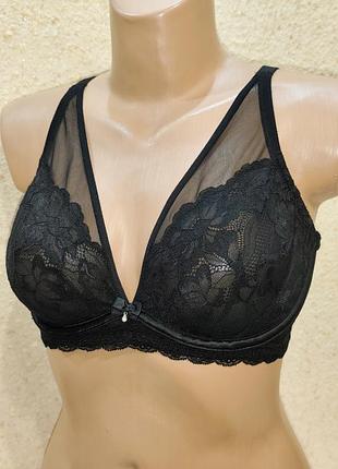 Красивый бюстгальтер мягкий на косточках uk34d eur75d