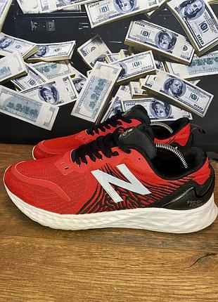 Кросівки new balance, чоловічі, мають червоно чорний колір, розмір 44, розмір устілки 28 сантиметрів.