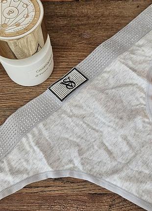 Хлопковые трусики стринги с камушками victorias secret