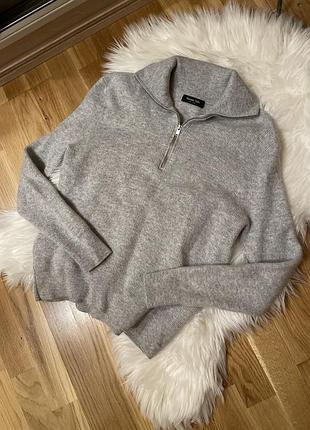Актуальний светрик massimo dutti