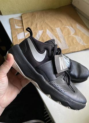 Кроссовки nike 35,5 размер