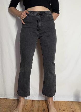 Сірі джинси кльош mango bootcrop з необробленим краєм т4