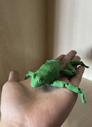 Рухлива жаба фігурка 4
