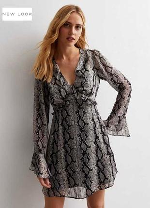 Мини-платье с длинным рукавом и поясом со змеиным принтом new look