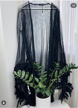 Європа🇪🇺 nasty gal. фірмова накидка з фатину з чорним пір’ям на рукавах