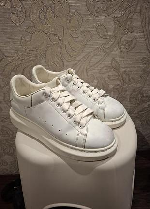 Alexander mcqueen кроссовки размер 40-41. 3