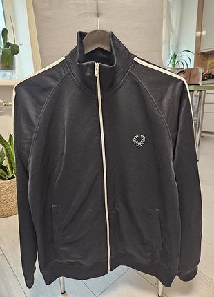 Чоловіча кофта з лампсасми на блискавці  fred perry  l торга немає