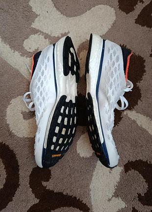 Кроссовки adidas. 2