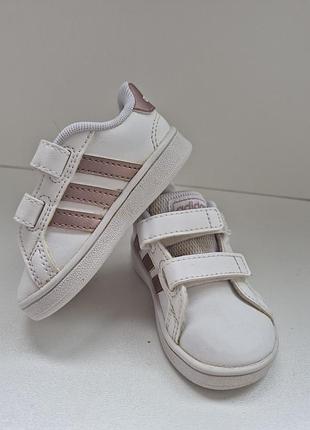 Кросівки 19 розмір,  adidas 4