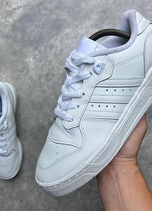 Кросівки жіночі adidas rivalry low (38 (23.5 см))