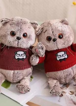 Игрушка мягкая кот басик в свитере 30см в бордовом